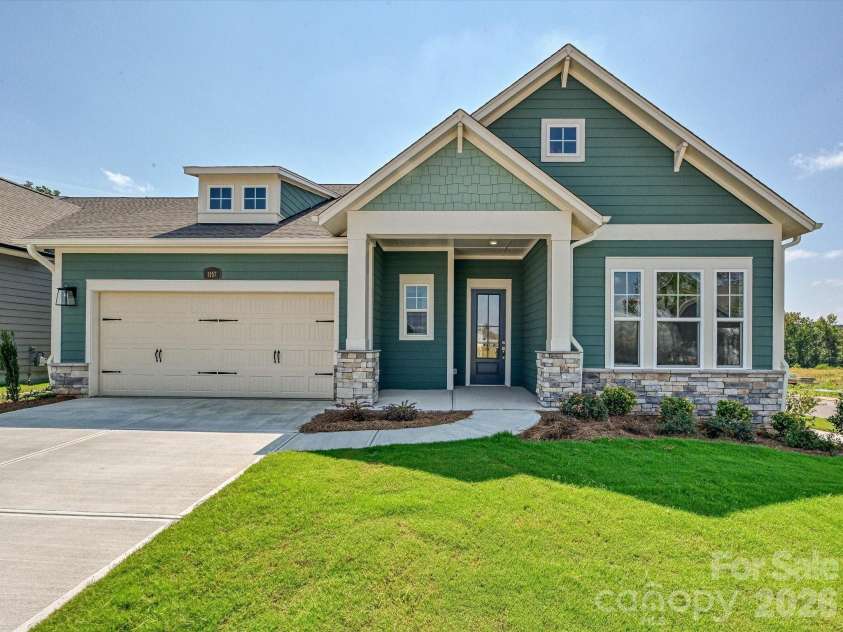 1157 Pastoral Place, Waxhaw, NC 28173.  MLS# CAR4372182, YatesRealty ID 33012. 