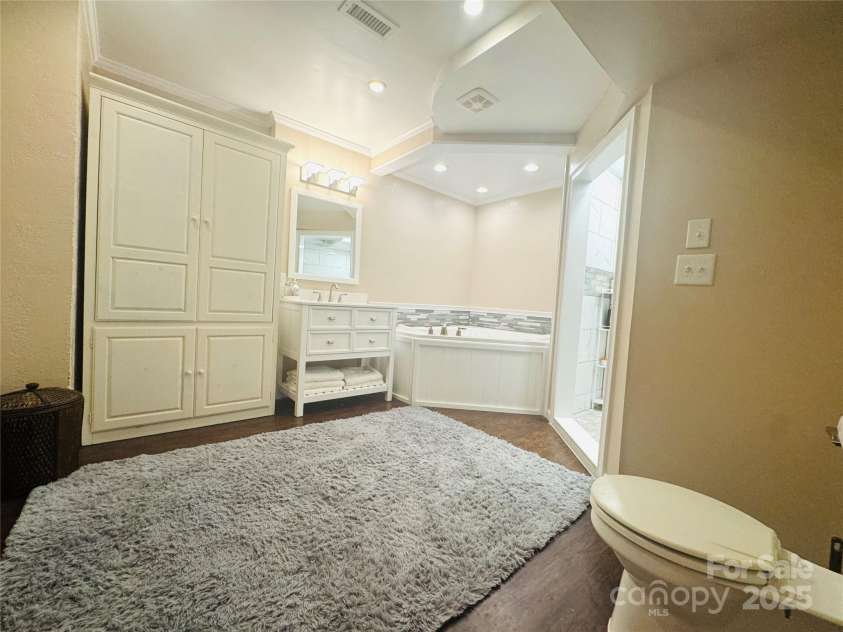 160 Dockside Drive, Salisbury, NC 28146.  MLS# CAR4290577, YatesRealty ID 33013. 