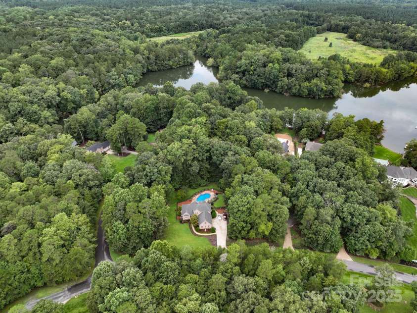 160 Dockside Drive, Salisbury, NC 28146.  MLS# CAR4290577, YatesRealty ID 33013. 