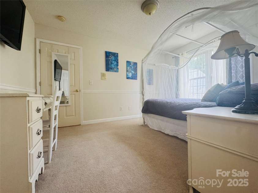 160 Dockside Drive, Salisbury, NC 28146.  MLS# CAR4290577, YatesRealty ID 33013. 