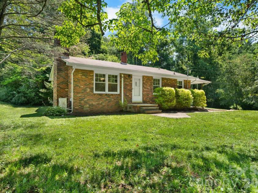 333 Chapel Hill Church Loop, Marion, NC 28752.  MLS# CAR4391151, YatesRealty ID 33014. 