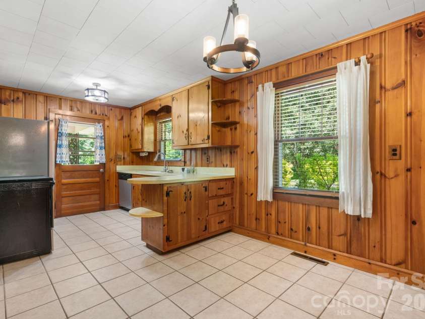333 Chapel Hill Church Loop, Marion, NC 28752.  MLS# CAR4391151, YatesRealty ID 33014. 