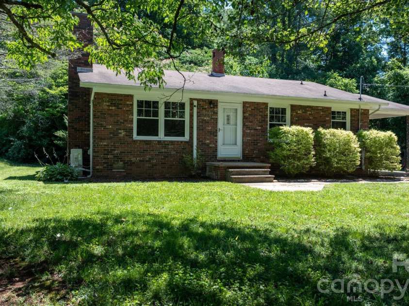 333 Chapel Hill Church Loop, Marion, NC 28752.  MLS# CAR4391151, YatesRealty ID 33014. 