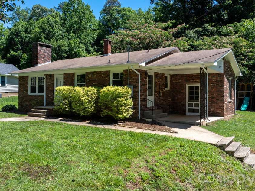 333 Chapel Hill Church Loop, Marion, NC 28752.  MLS# CAR4391151, YatesRealty ID 33014. 