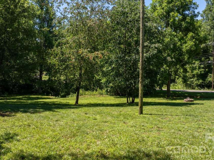 333 Chapel Hill Church Loop, Marion, NC 28752.  MLS# CAR4391151, YatesRealty ID 33014. 