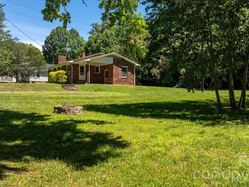 333 Chapel Hill Church Loop, Marion, NC 28752.  MLS# CAR4391151, YatesRealty ID 33014. 