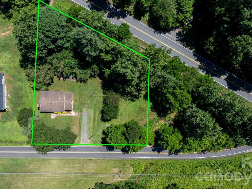 333 Chapel Hill Church Loop, Marion, NC 28752.  MLS# CAR4391151, YatesRealty ID 33014. 
