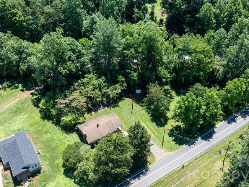 333 Chapel Hill Church Loop, Marion, NC 28752.  MLS# CAR4391151, YatesRealty ID 33014. 