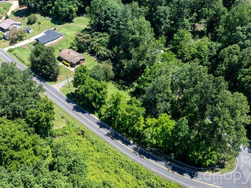 333 Chapel Hill Church Loop, Marion, NC 28752.  MLS# CAR4391151, YatesRealty ID 33014. 