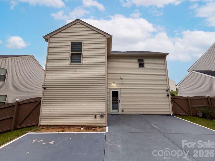 7329 Hidden Creek Drive, Charlotte, NC 28214.  MLS# CAR4411997, YatesRealty ID 33015. 
