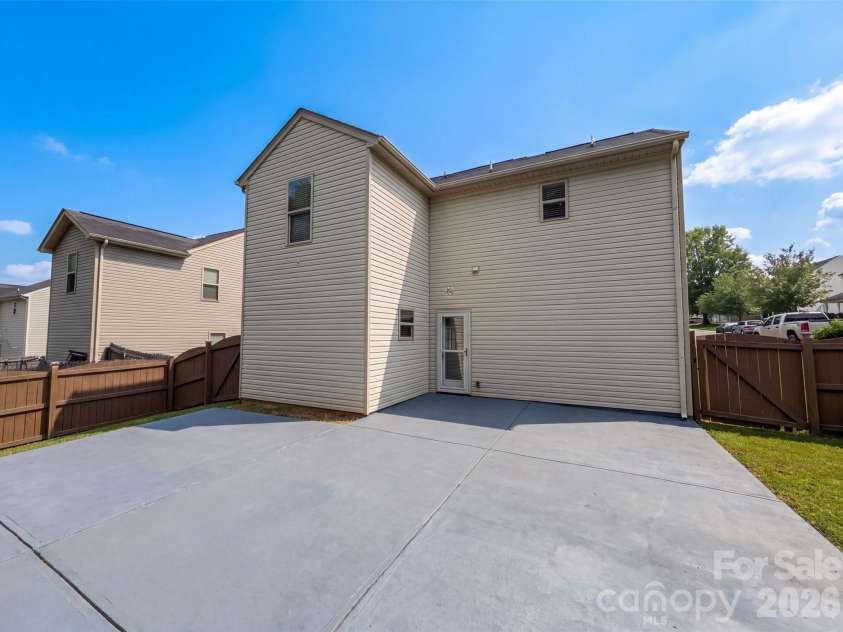 7329 Hidden Creek Drive, Charlotte, NC 28214.  MLS# CAR4411997, YatesRealty ID 33015. 