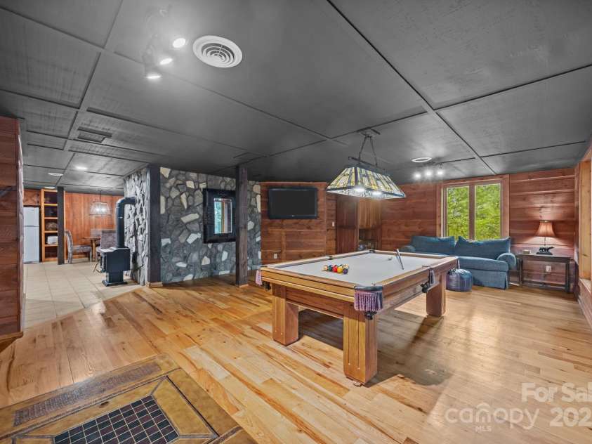 670 Barber Road, Zirconia, NC 28790.  MLS# CAR4293053, YatesRealty ID 33016. 