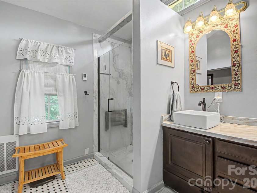 76 Winsome Trail, Hendersonville, NC 28739.  MLS# CAR4394583, YatesRealty ID 33017. 