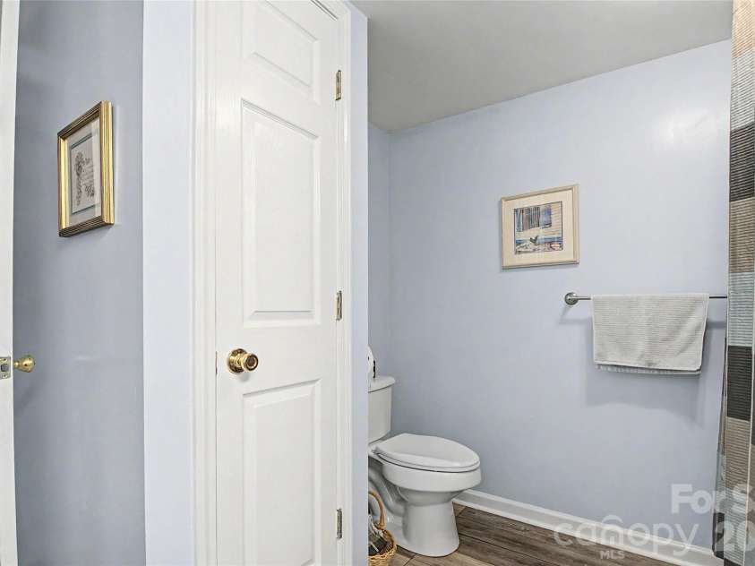 76 Winsome Trail, Hendersonville, NC 28739.  MLS# CAR4394583, YatesRealty ID 33017. 