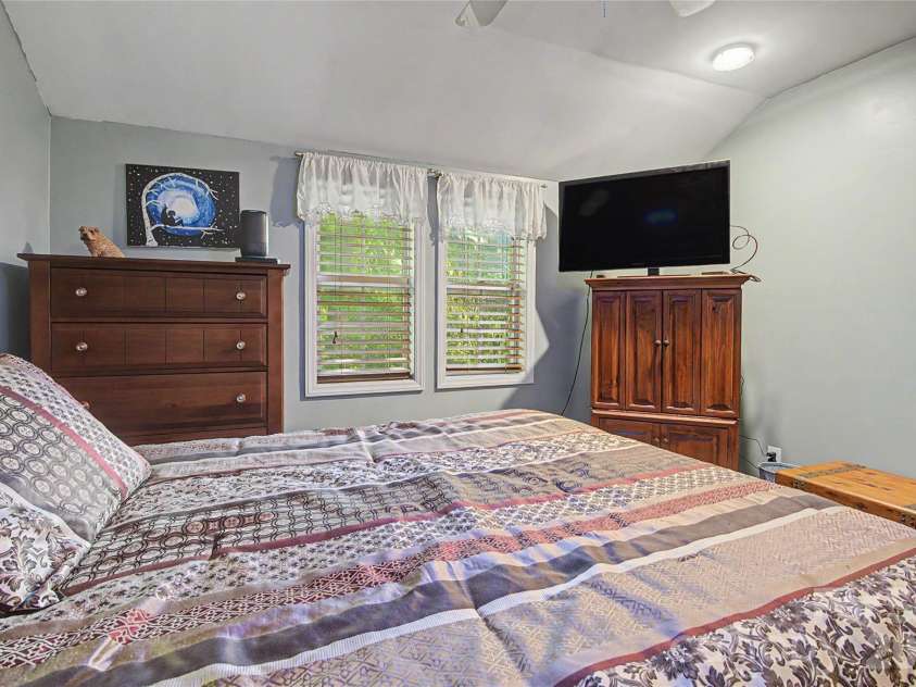 76 Winsome Trail, Hendersonville, NC 28739.  MLS# CAR4394583, YatesRealty ID 33017. 