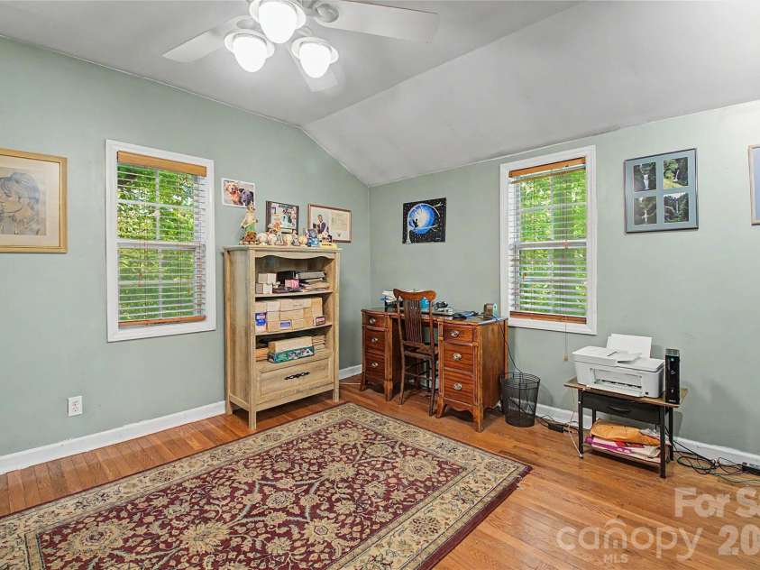 76 Winsome Trail, Hendersonville, NC 28739.  MLS# CAR4394583, YatesRealty ID 33017. 