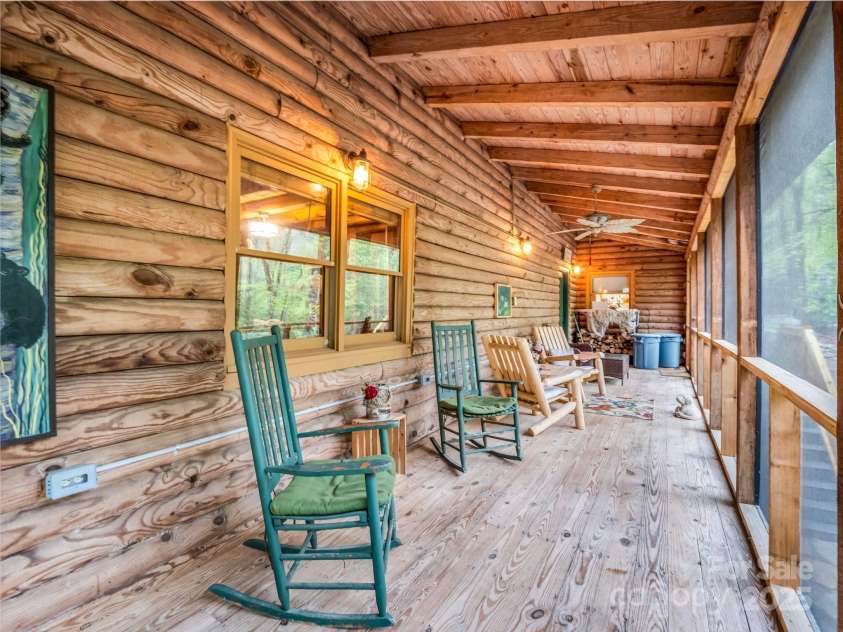 1040 Soquili Drive, Brevard, NC 28712.  MLS# CAR4251525, YatesRealty ID 33018. 