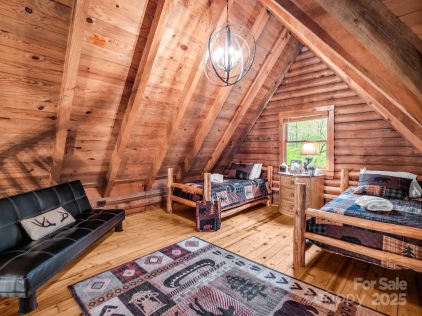 1040 Soquili Drive, Brevard, NC 28712.  MLS# CAR4251525, YatesRealty ID 33018. 