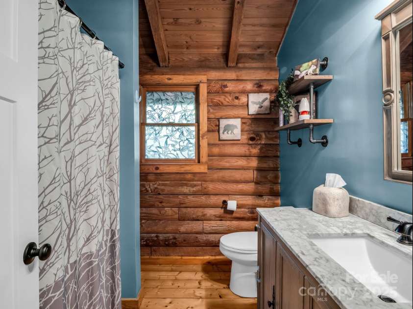 1040 Soquili Drive, Brevard, NC 28712.  MLS# CAR4251525, YatesRealty ID 33018. 