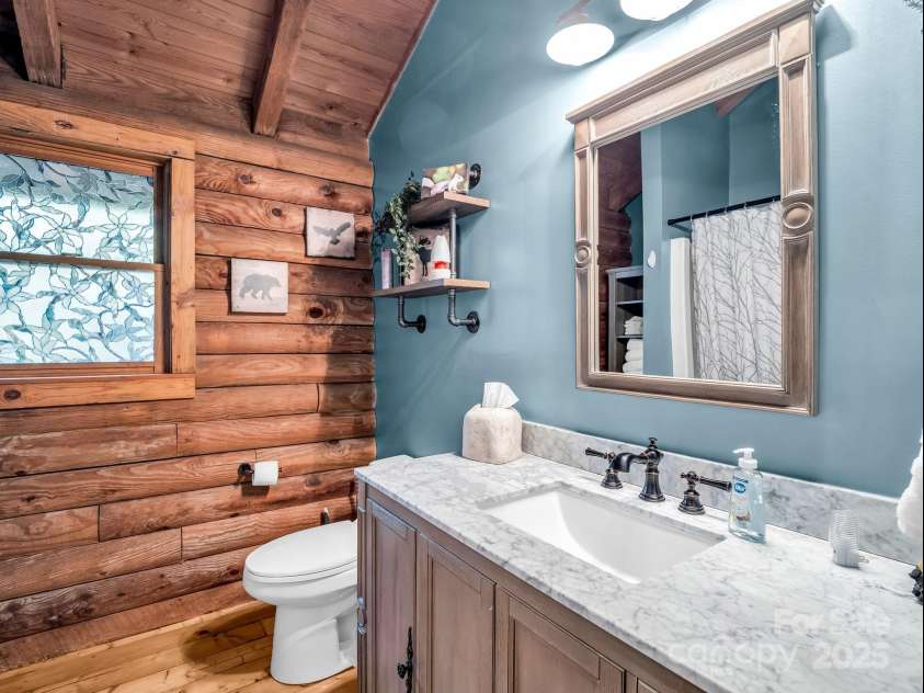 1040 Soquili Drive, Brevard, NC 28712.  MLS# CAR4251525, YatesRealty ID 33018. 