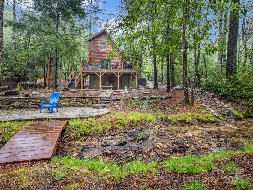 1040 Soquili Drive, Brevard, NC 28712.  MLS# CAR4251525, YatesRealty ID 33018. 