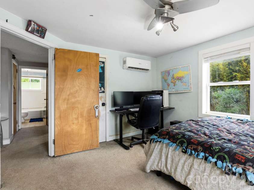 6 Mountain View Road, Asheville, NC 28806.  MLS# CAR4385791, YatesRealty ID 33018. 