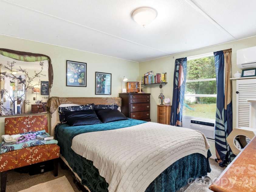 6 Mountain View Road, Asheville, NC 28806.  MLS# CAR4385791, YatesRealty ID 33018. 