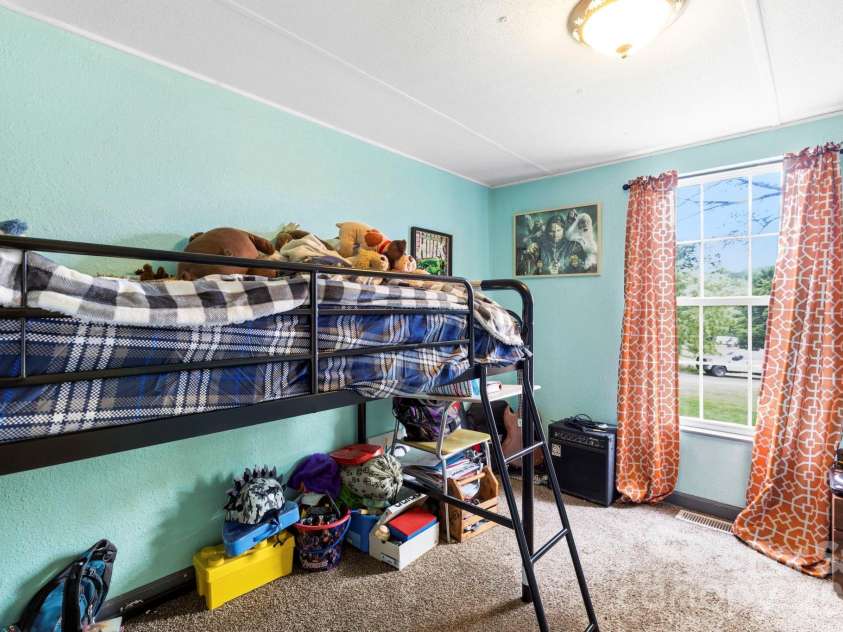 6 Mountain View Road, Asheville, NC 28806.  MLS# CAR4385791, YatesRealty ID 33018. 