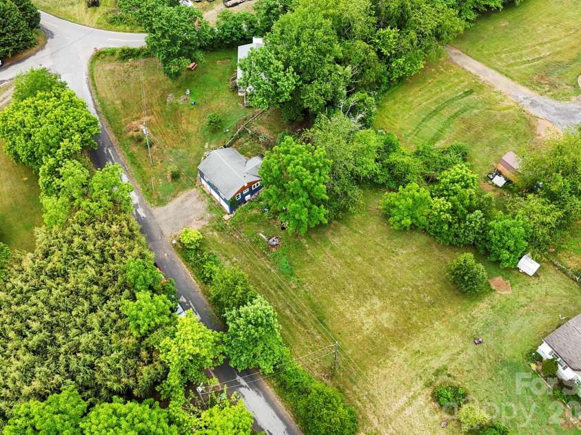 6 Mountain View Road, Asheville, NC 28806.  MLS# CAR4385791, YatesRealty ID 33018. 