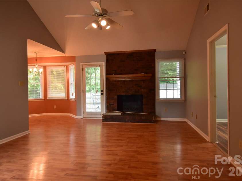 14030 Kedleston Road, Huntersville, NC 28078.  MLS# CAR4390622, YatesRealty ID 33019. 