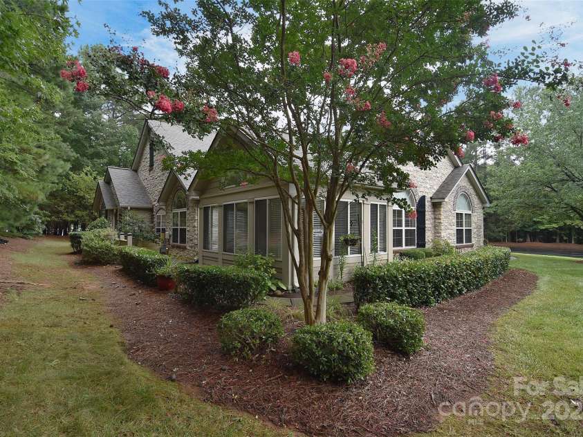 3065 Polo View Lane, Matthews, NC 28105.  MLS# CAR4289675, YatesRealty ID 33019. 