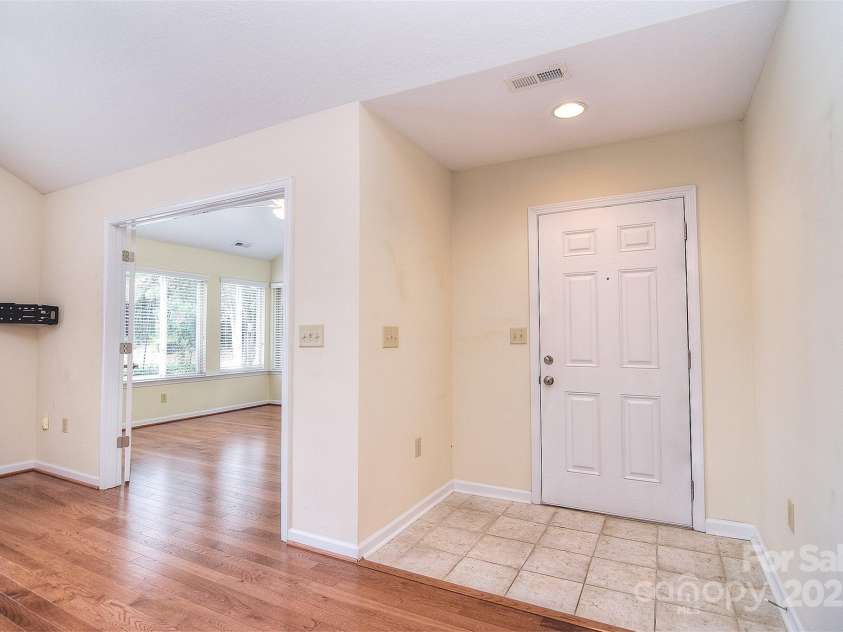 3065 Polo View Lane, Matthews, NC 28105.  MLS# CAR4289675, YatesRealty ID 33019. 