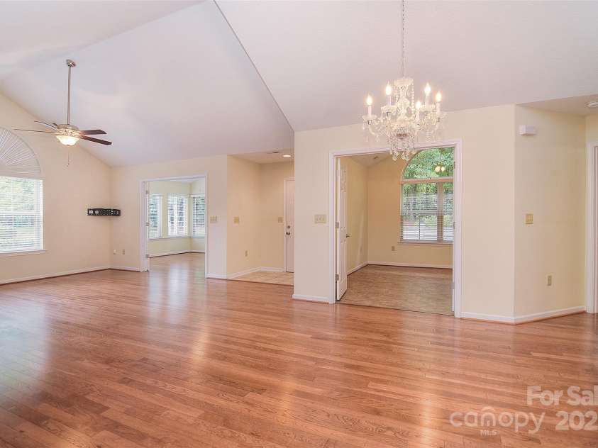 3065 Polo View Lane, Matthews, NC 28105.  MLS# CAR4289675, YatesRealty ID 33019. 