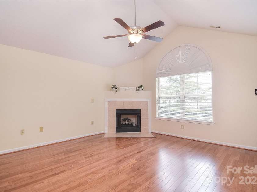 3065 Polo View Lane, Matthews, NC 28105.  MLS# CAR4289675, YatesRealty ID 33019. 