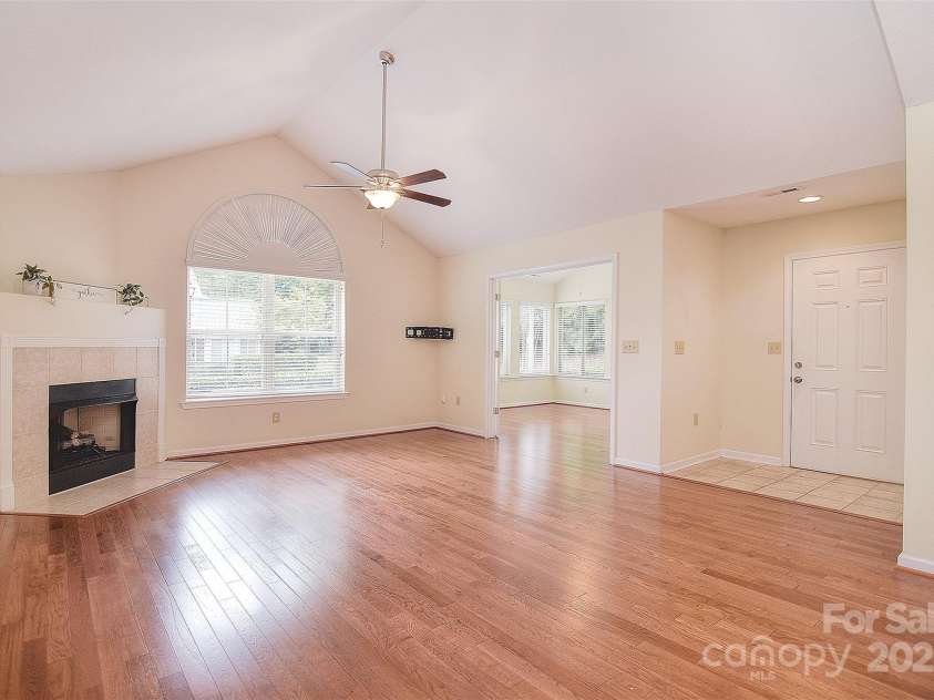 3065 Polo View Lane, Matthews, NC 28105.  MLS# CAR4289675, YatesRealty ID 33019. 
