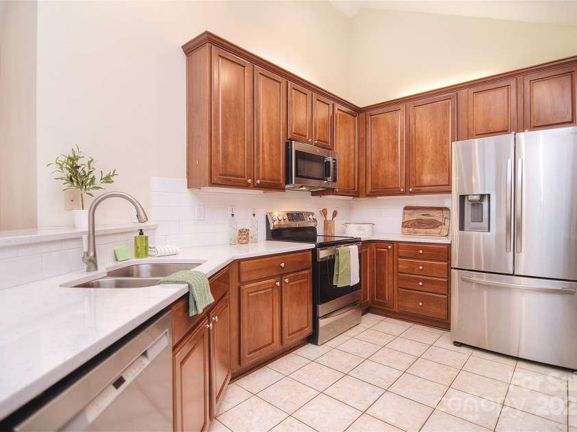 3065 Polo View Lane, Matthews, NC 28105.  MLS# CAR4289675, YatesRealty ID 33019. 