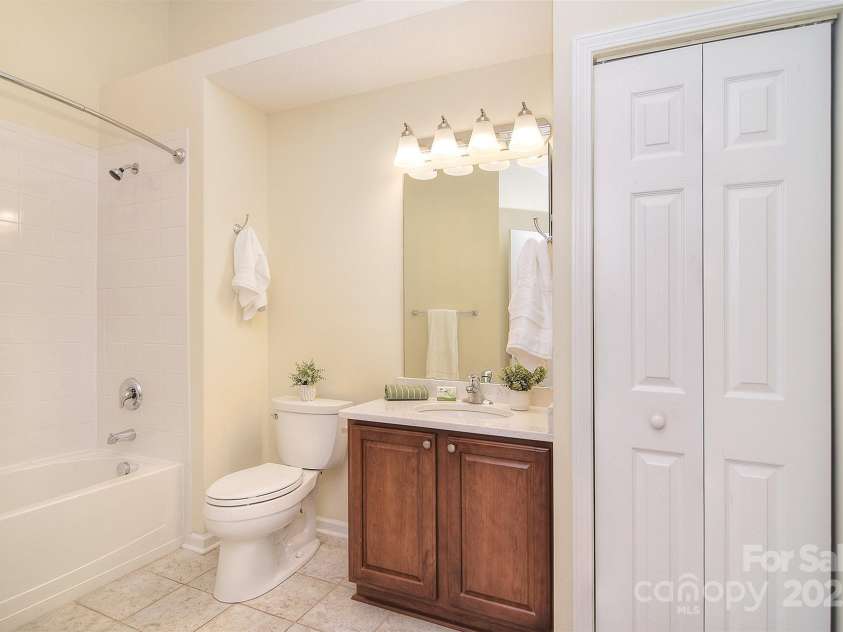 3065 Polo View Lane, Matthews, NC 28105.  MLS# CAR4289675, YatesRealty ID 33019. 