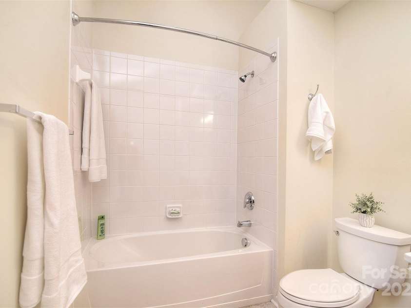 3065 Polo View Lane, Matthews, NC 28105.  MLS# CAR4289675, YatesRealty ID 33019. 