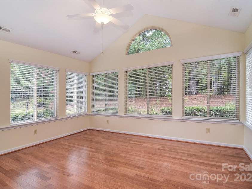 3065 Polo View Lane, Matthews, NC 28105.  MLS# CAR4289675, YatesRealty ID 33019. 