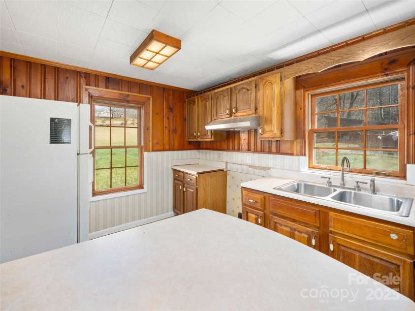 384 Flat Creek Road, Fairview, NC 28730.  MLS# CAR4240696, YatesRealty ID 3302. Kitchen 
