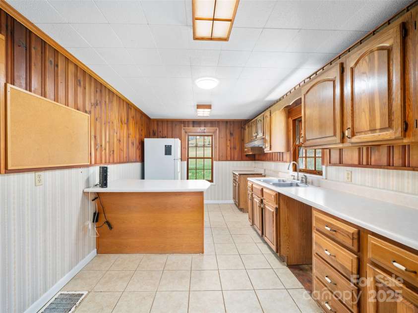 384 Flat Creek Road, Fairview, NC 28730.  MLS# CAR4240696, YatesRealty ID 3302. Kitchen