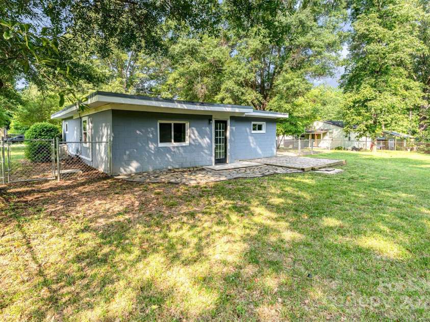 112 Lineberger Street, Stanley, NC 28164.  MLS# CAR4266486, YatesRealty ID 33020. 