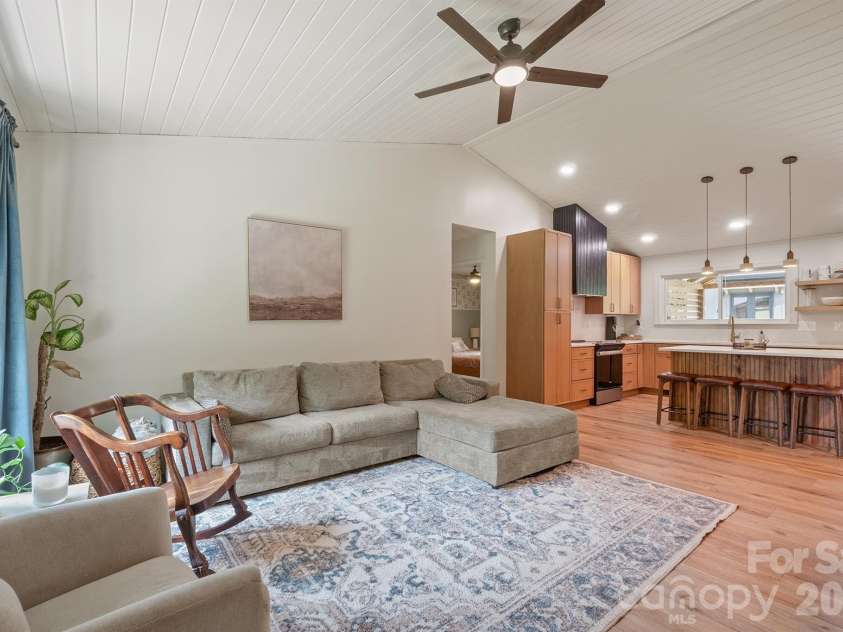 785 Midway Road, Statesville, NC 28625.  MLS# CAR4397249, YatesRealty ID 33020. 