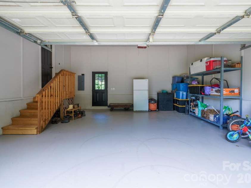 785 Midway Road, Statesville, NC 28625.  MLS# CAR4397249, YatesRealty ID 33020. 