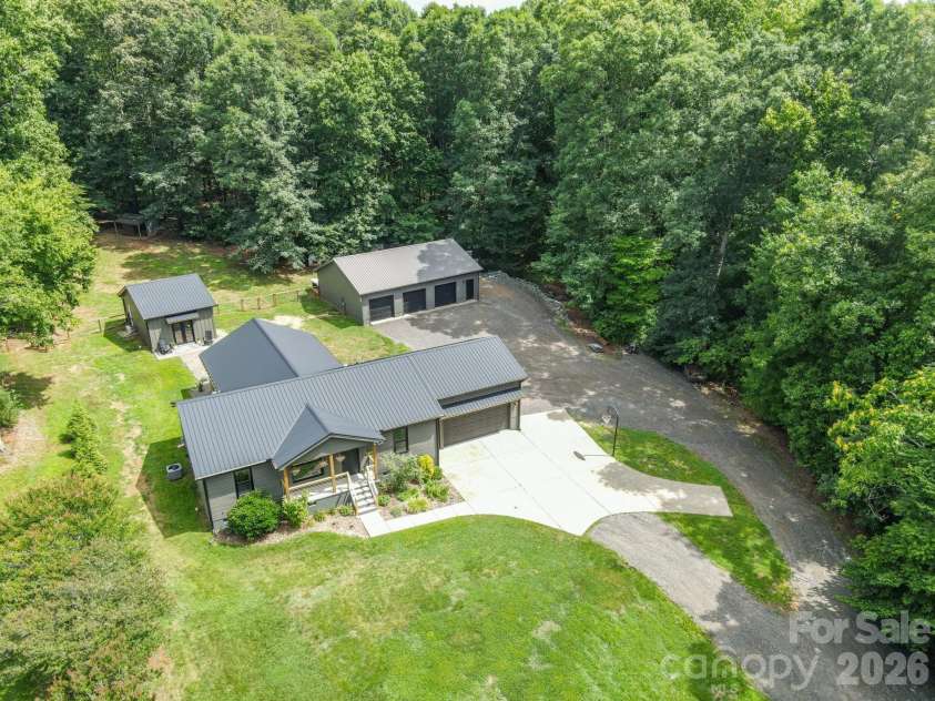 785 Midway Road, Statesville, NC 28625.  MLS# CAR4397249, YatesRealty ID 33020. 