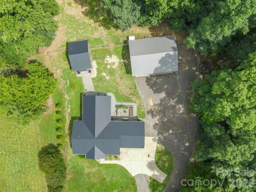 785 Midway Road, Statesville, NC 28625.  MLS# CAR4397249, YatesRealty ID 33020. 