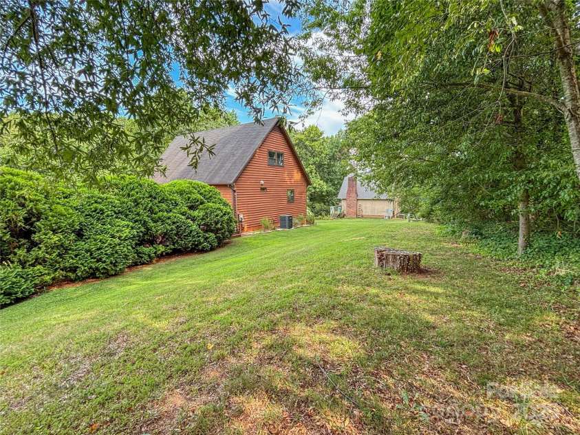 154 Cedar Road, Hickory, NC 28601.  MLS# CAR4278264, YatesRealty ID 33022. 