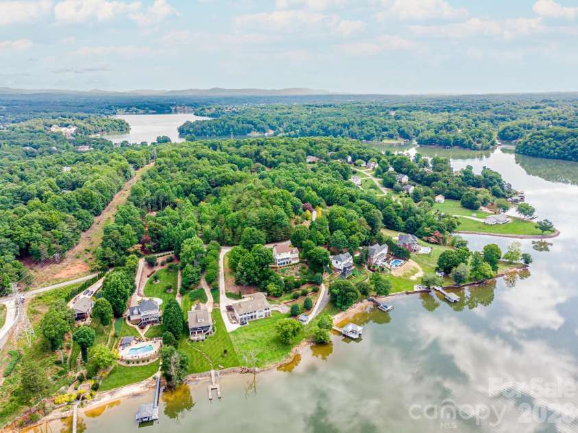 5700 Crown Terrace, Hickory, NC 28601.  MLS# CAR4389220, YatesRealty ID 33023. 