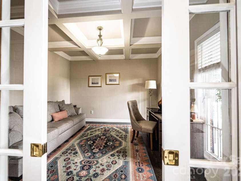 5700 Crown Terrace, Hickory, NC 28601.  MLS# CAR4389220, YatesRealty ID 33023. 
