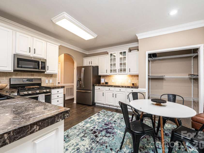 5700 Crown Terrace, Hickory, NC 28601.  MLS# CAR4389220, YatesRealty ID 33023. 